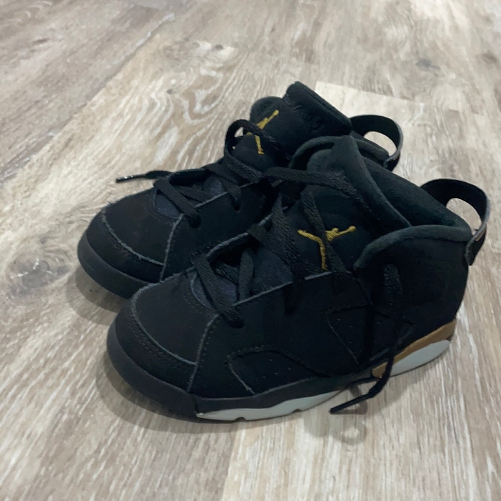 Retro Air Jordan 6 for toddlers